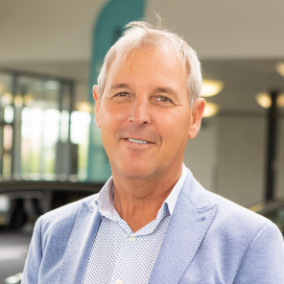 Porträt von Rainer Schwarz, Leiter Gebrauchtwagenverkauf, Geschäftsleitung Grands Garages
